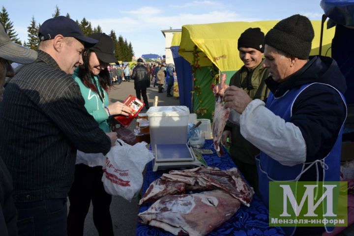 Сельчане угостили горожан