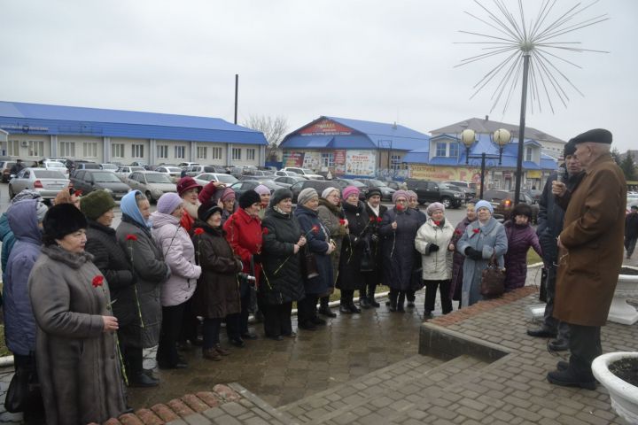 В Мензелинске вспомнили Октябрьскую революцию