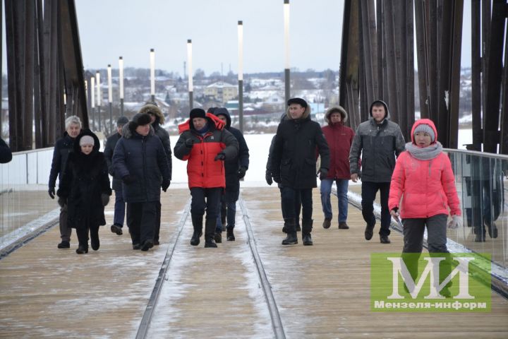 Мост через реку Мензеля сравнили с Крымским мостом