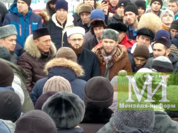 В селе Аю Мензелинского района простились с имам-мухтасибом Муслюмовского района Абдулькаримом хазрятом Муратовым