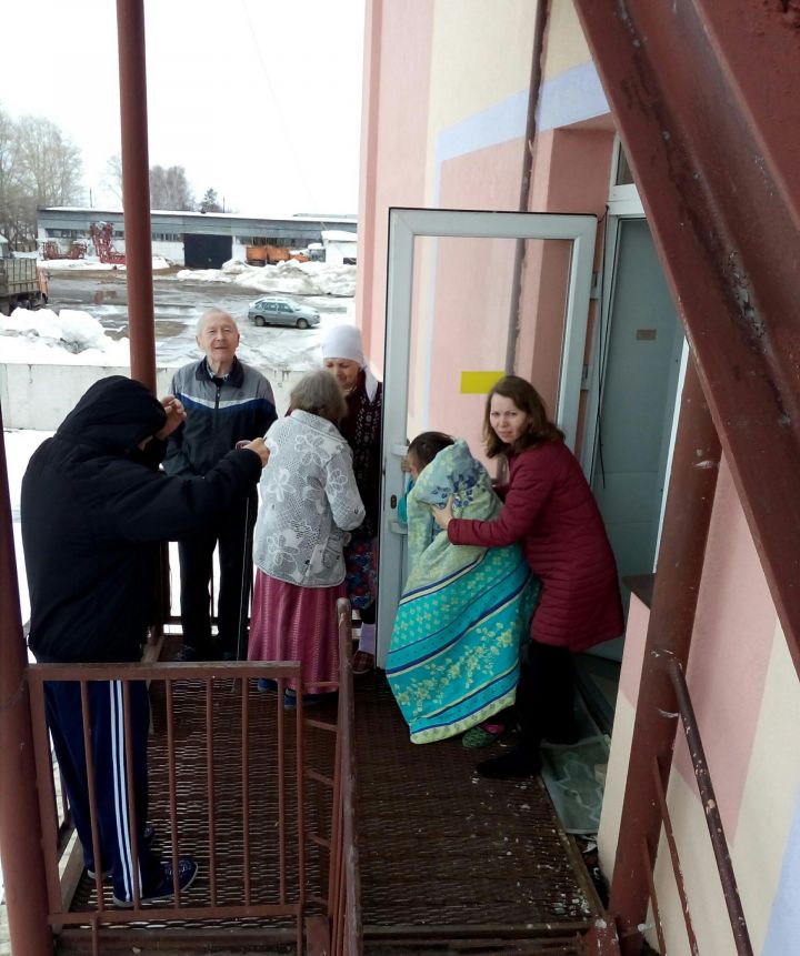 В «Мензелинском дом-интернате" экстренно эвакуировали проживающих и сотрудников