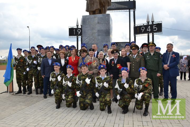 Спасибо им за мирное небо над головой!