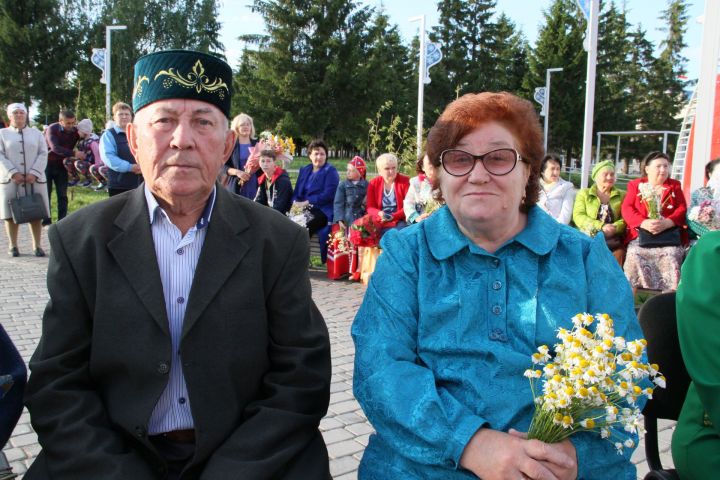 С родными и жить легко на Земле