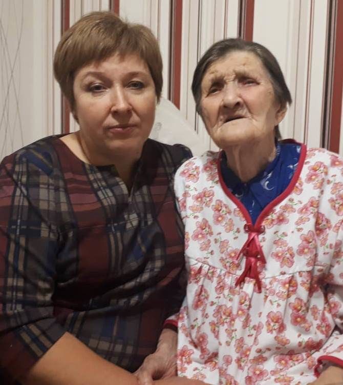 В Мензелинске поздравили с днем рождения 102-летнюю бабушку