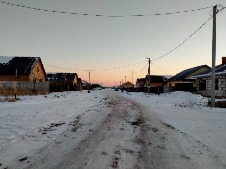 В поселке Садак есть две детские площадки, в перспективе планируется строительство спорткомплекса