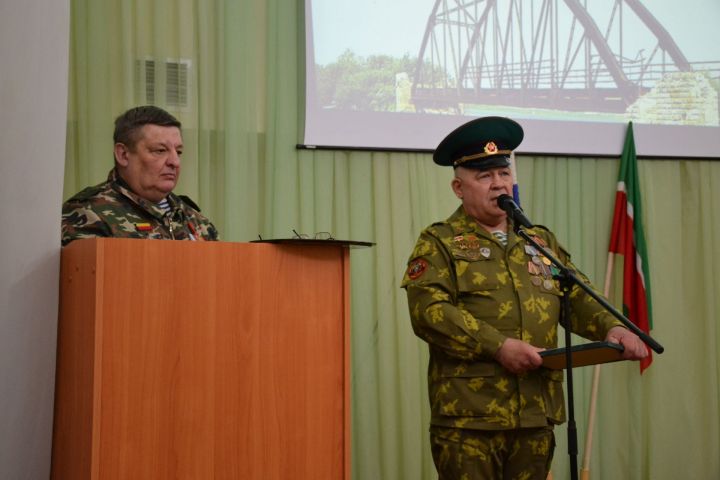 В Мензелинске почтили память воина-интернационалиста Сергея Кузнецова