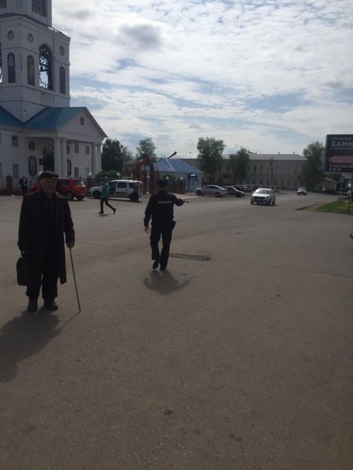 Проверки продолжатся, без маски по улицам Мензелинска ходить не желательно, тем более пожилым