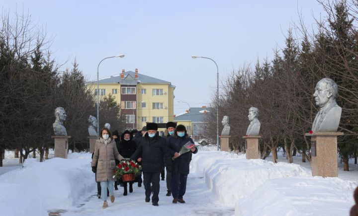 В Мензелинске состоялся торжественный митинг в честь Дня защитника Отечества