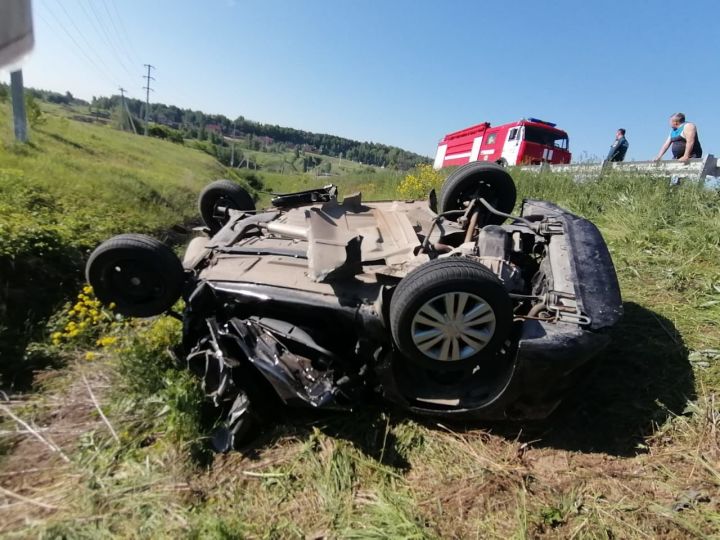 В Татарстане 16-летний водитель совершил ДТП, в котором погибли три человека