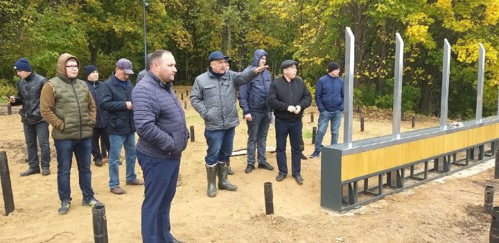 В парке имени Ленина г. Мензелинск с каждым днём создается всё больше условий для отдыха