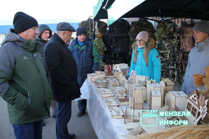 На сельскохозяйственной ярмарке в Мензелинске есть все, что пожелаешь