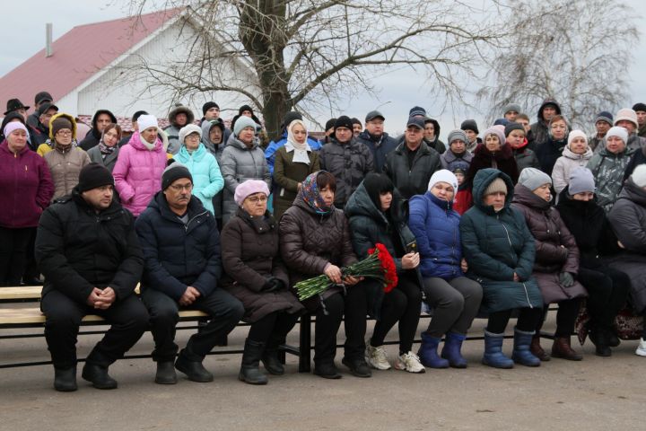 В Мензелинском районе простились с настоящим патриотом нашей Родины Евгением Касаткиным