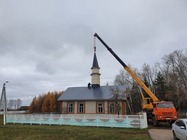 На  татарском кладбище г. Мензелинск поставили минарет