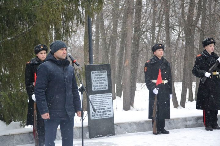 В Мензелинске в преддверии Дня работников органов безопасности состоялся памятный митинг