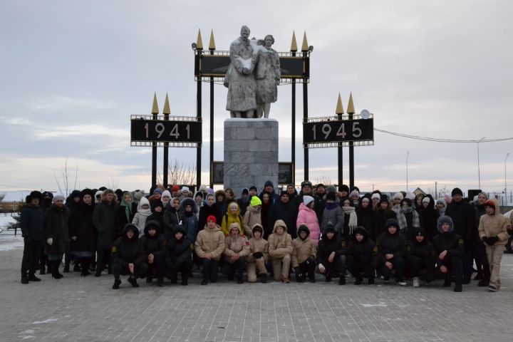 В Мензелинске состоялся митинг в честь Дня Героев Отечества