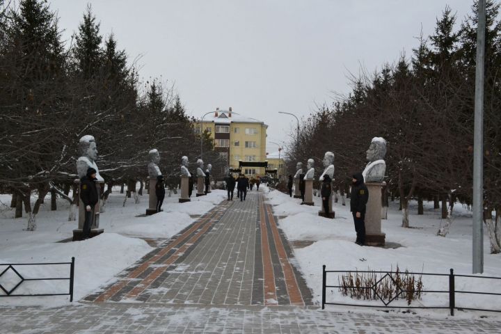 В Мензелинске состоялся митинг в честь Дня Героев Отечества