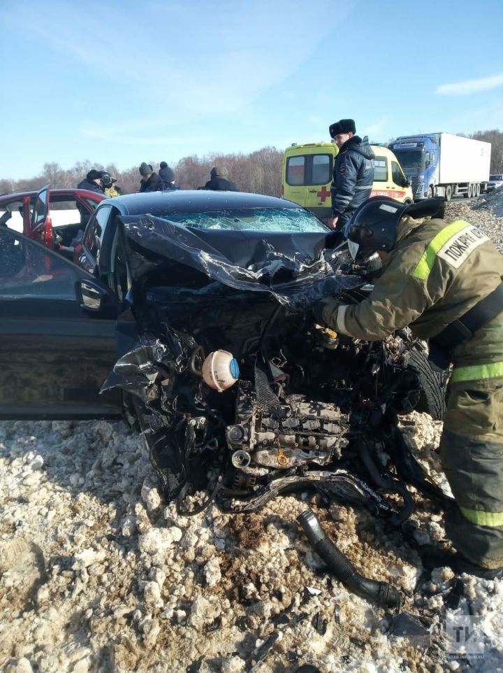 В Мензелинском районе в страшном ДТП погибла пассажирка