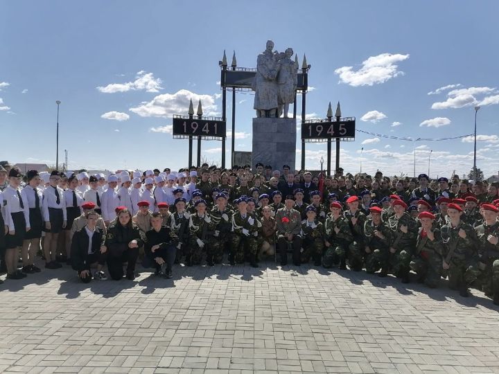 Ветеран Великой Отечественной войны Ильяс Султанов принял участие в молодежном митинге