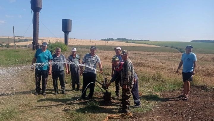 В селе Гулюково установили глубинный насос, приобретенный по программе самообложения