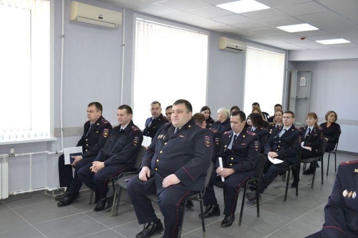 На совещании в ОМВД по Мензелинскому району подвели итоги  оперативно-служебной деятельности за 2022 год