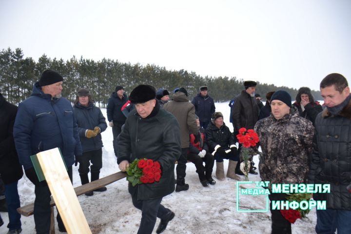 В Деукове проводили в последний путь храброго сына Мензелинского района