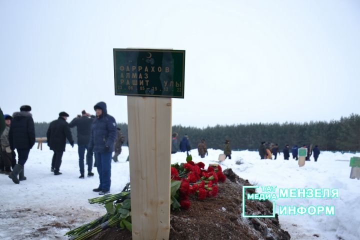 В Деукове проводили в последний путь храброго сына Мензелинского района