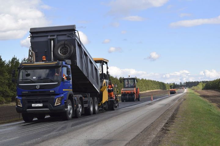 Общая протяженность автодорог, выполненных с асфальтобетонным покрытием, в 2023 году по Мензелинскому филиалу «Татавтодор» составила 36,7 км.