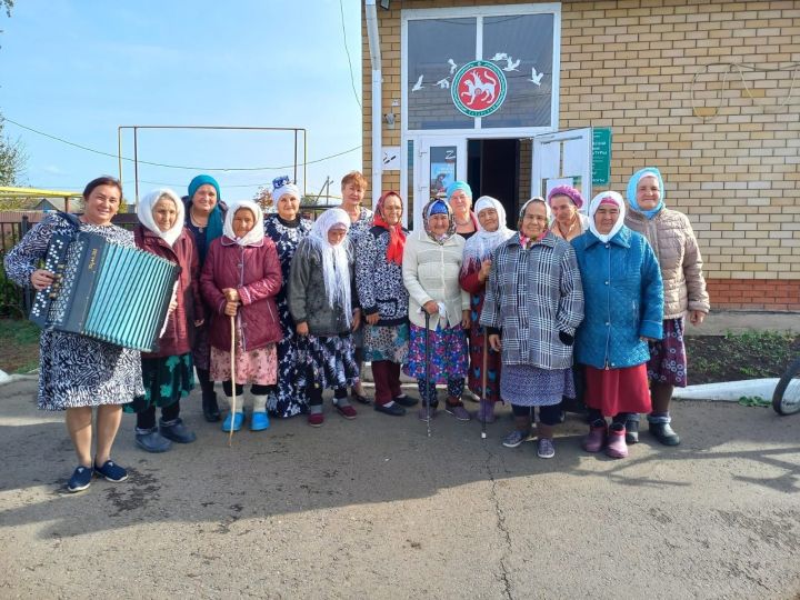 К Международному дню пожилых людей  в сельских поселениях Мензелинского района прошли праздники