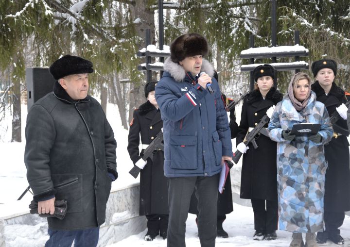 В Мензелинске состоялся митинг в честь Дня работников органов государственной безопасности