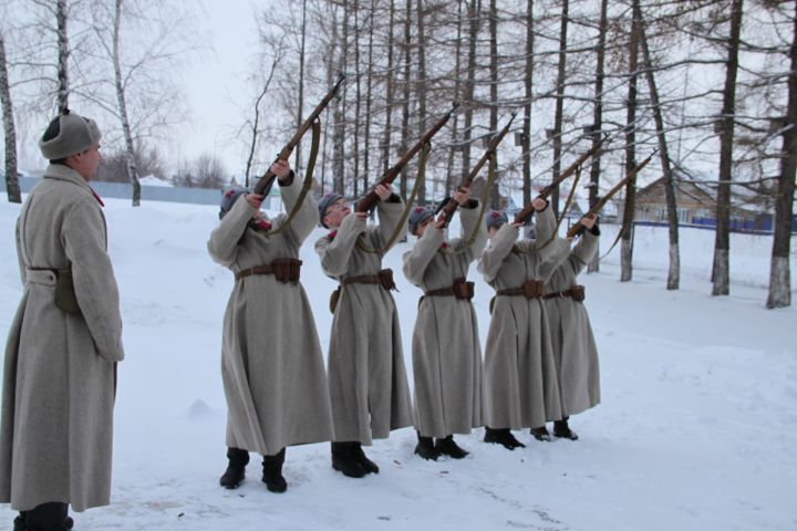 Открыли мемориальную доску Герою