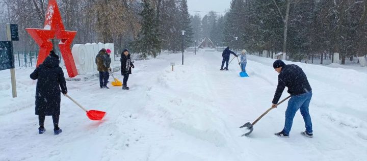 В Мензелинске пройдет субботник по уборке снега