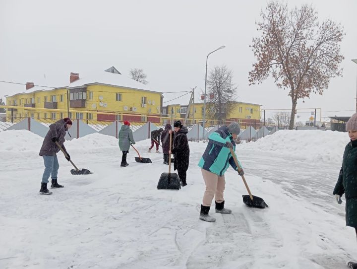 В Мензелинске пройдет субботник по уборке снега