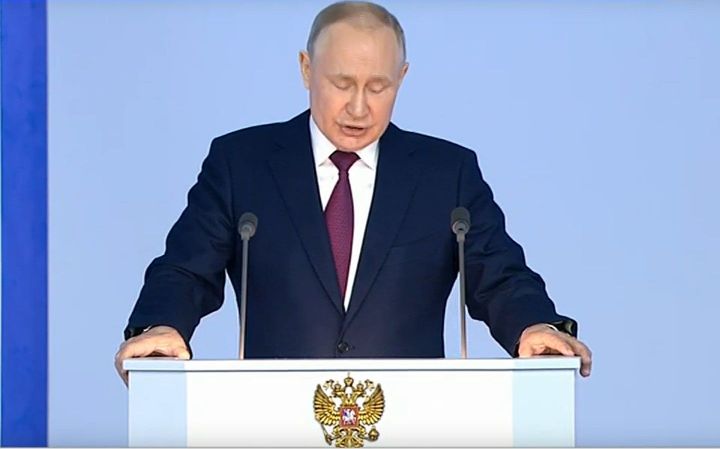 Путин поручил с 1 января 2024 года дополнительно проиндексировать МРОТ на 10% - до 19242 рублей