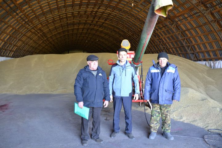 В Мензелинском районе комиссия проверила готовность сельхозтехники