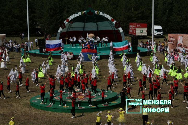 В Мензелинске с размахом прошел Сабантуй