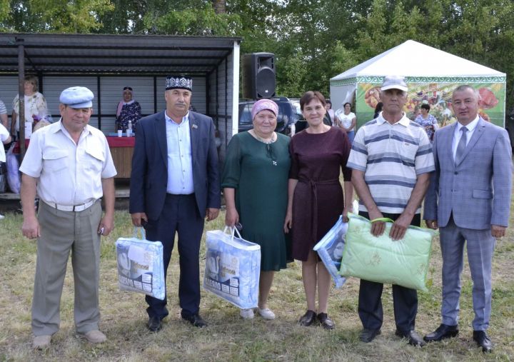 В Старом Иркеняше на Дне села наградили передовиков