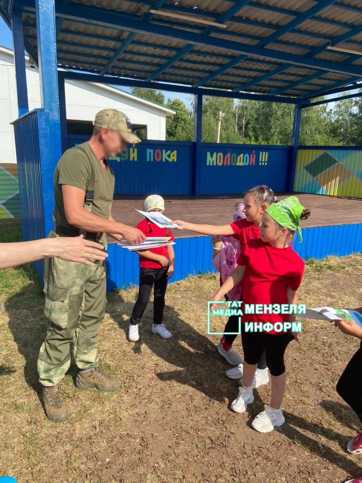 Участник СВО встретился с олимпийцами в мензелинском лагере