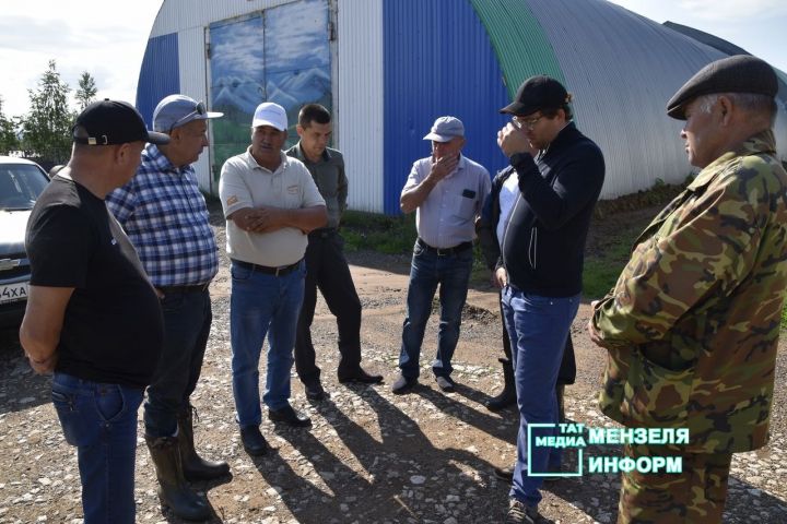 Айдар Салахов ознакомился с оперативной обстановкой в хозяйствах