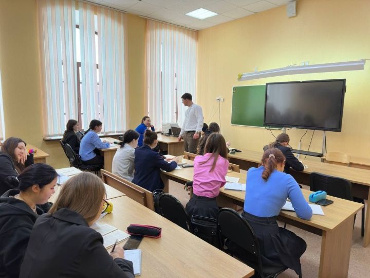 В Мензелинском педагогическом колледже студенты стали преподавателями