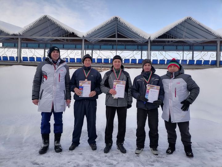 В Мензелинске прошли традиционные соревнования по лыжным гонкам на призы Деда Мороза