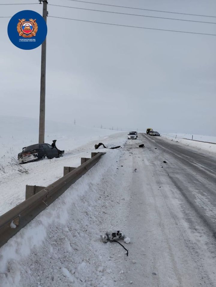 В Татарстане при столкновении двух автомобилей погиб один человек