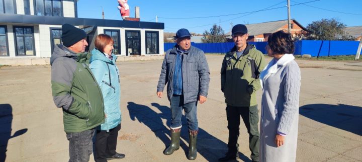 Айдар Салахов җирлек башлыкларыннан эшчәнлек ритмын киметмәүне таләп итте