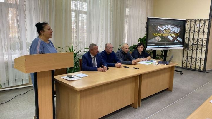 В Мензелинске проходит обучение по теме содержания крупного рогатого скота молочных пород