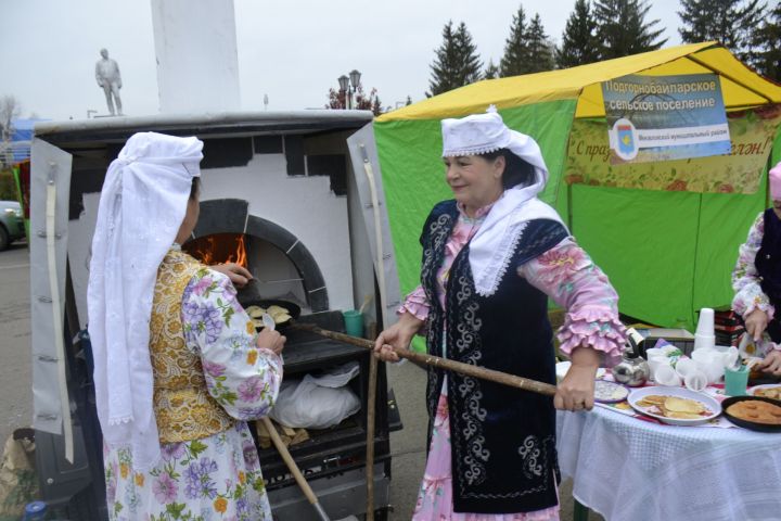 В Мензелинске состоялась ярмарка, посвященная Декаде пожилых