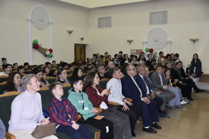 В Мензелинске собрались сильнейшие юные шахматисты из трёх республик