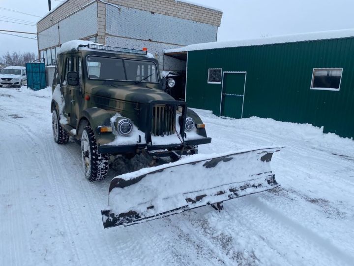 Аю «Кулибины» авыл эчендәге юлларны чистарта