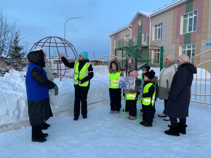 Отряд ЮИД детского сада «Шатлык» поддерживает акцию «Пристегнись Россия!»