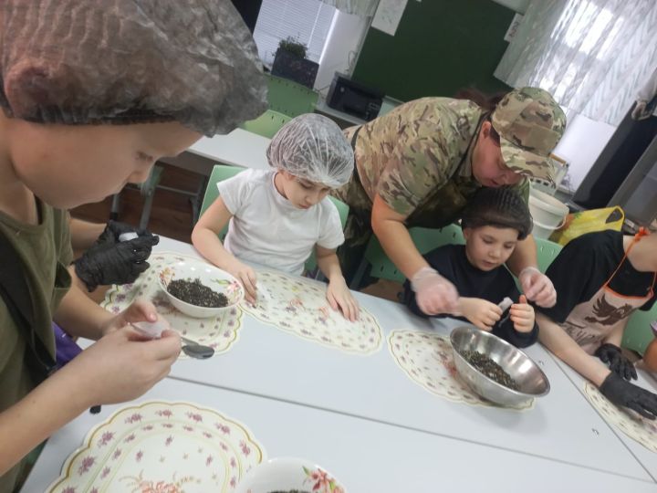 Воспитанники приюта «Тургай» совместно с волонтёрами сделали доброе дело