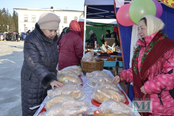 На Мензелинской ярмарке продается натуральная чистая и не содержащая консервантов продукция