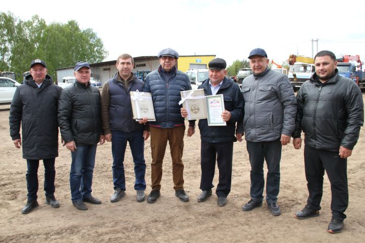 Руководители были удостоены благодарственных писем